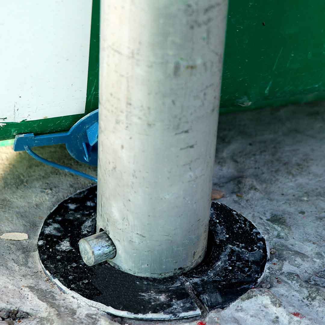 Indstøbningsfod til rund stolpe