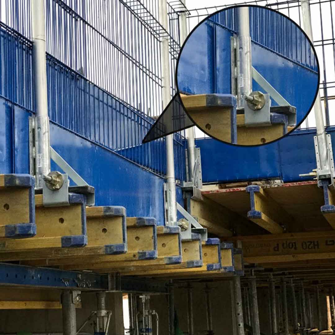 Beslag til trædrager til rund rækværksstolpe