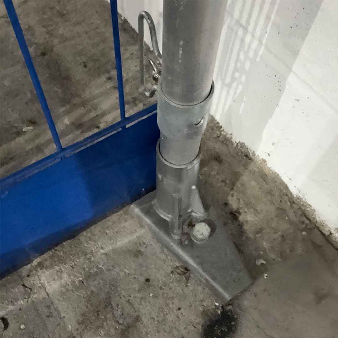 Standardfod til runde rækværksstolper 
